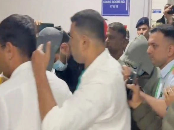 LatestLY - Politics - News Image