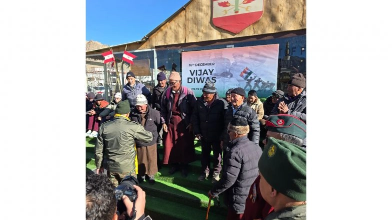 India News | Fire and Fury Corps Commemorates Vijay Diwas at Leh War Memorial