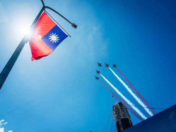 World News | Taiwan Detects 9 Sorties of Chinese Aircraft, 7 Naval Vessels Around Itself