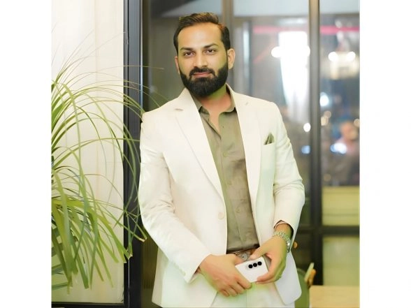 Business News | Expanding the Hospitality Landscape: The Story of Dearie and Roesia in Gurgaon and Noida