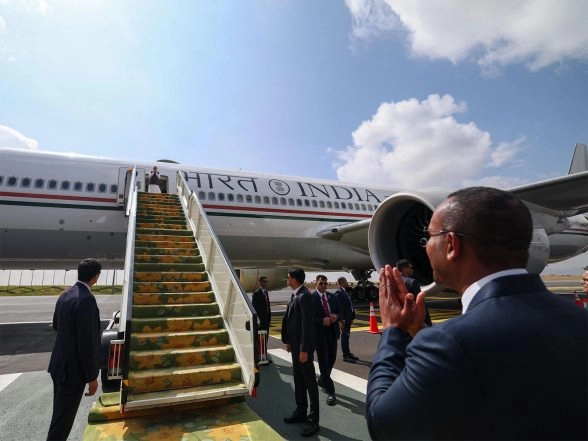 World News | Ethiopian PM Abiy Ahmed Personally Drives PM Modi to Airport, Bids Farewell After Landmark Visit