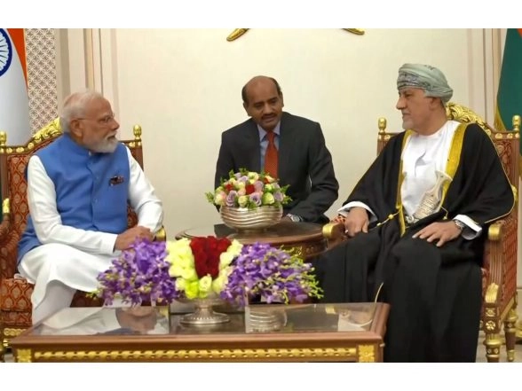 World News | PM Modi Meets Oman Deputy PM for Defence Affairs in Muscat