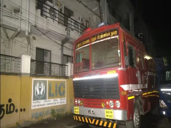 India News | Tamil Nadu: Fire Breaks out at LIC Office in Madurai, Woman Dies