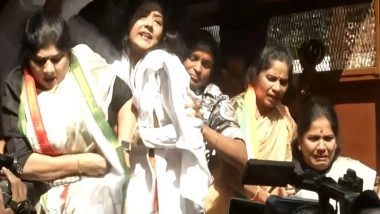 India News | Hyderabad Police Detain TPCC Mahila Congress Leaders During Protest Against BJP over National Herald Case