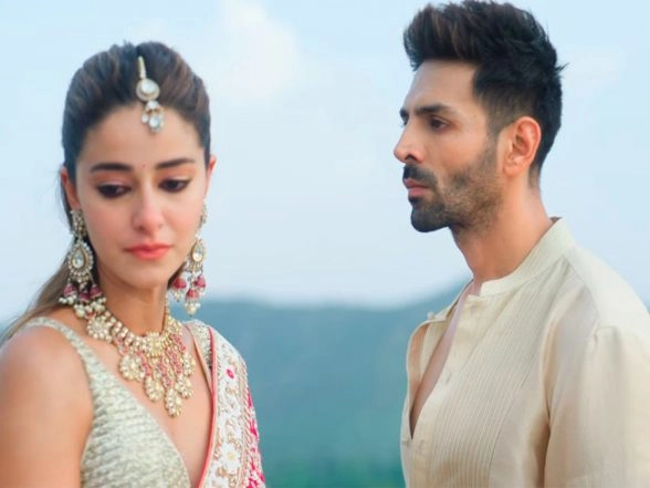 Entertainment News | 'Tu Meri Mai Tera Mai Tera Tu Meri' Trailer Out: Kartik Aaryan, Ananya Panday Holiday Romance Begins with Love, Ends in Heartbreak