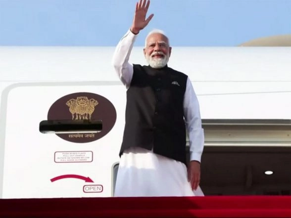 World News | PM Modi Emplanes for New Delhi After Concluding Three-nation Visit