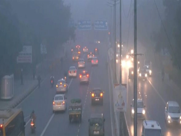 India News | Dellhi Air Quality Remains 'very Poor' at 387, Thick Smog Persists in the City