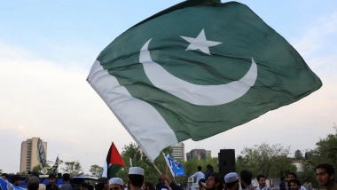 World News | Pakistani Nationals Deported, Stopped over Suspected Illegal Travel