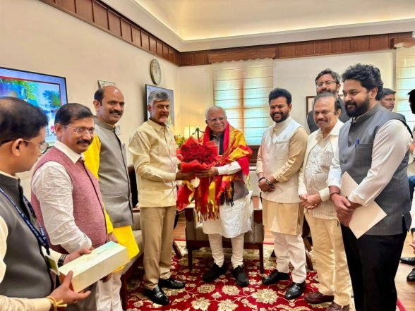 India News | Andhra CM Naidu Urges Centre to Approve Visakhapatnam, Vijayawada Metro Rail Projects