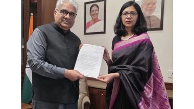 India News | Swati Maliwal Meets Union Environment Minister, Demands Strengthening of CAQM to Tackle Delhi's Air Pollution Crisis