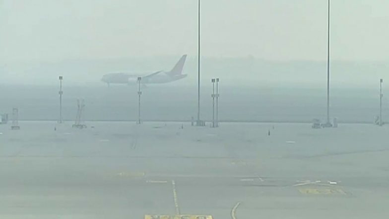 Airports Authority of India Warns of Fog-induced Flight Delays Across Northern India Airports; Passengers Advised to Check Updates