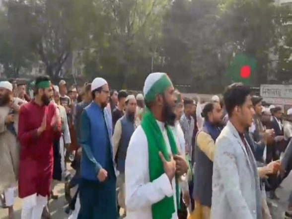 World News | Dhaka Tense as Activists Gather for Funeral of Slain Inqilab Moncho Leader Osman Hadi, Security Heightened