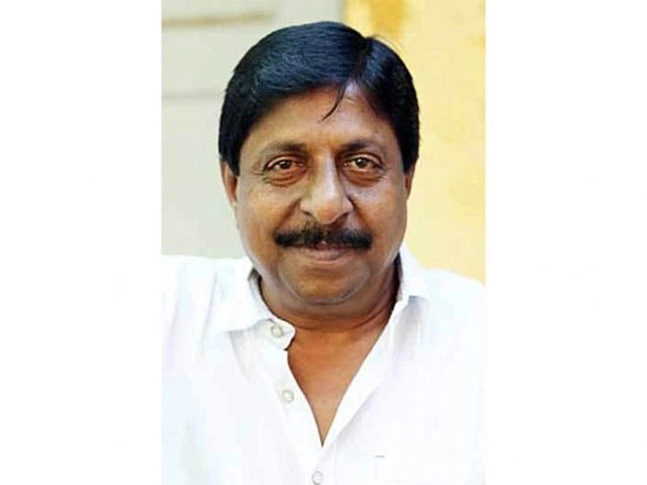 Entertainment News | Malayalam Film Icon Sreenivasan No More: Kerala CM Pinarayi Vijayan, Governor Arlekar and Other Political Figures Offer Tributes