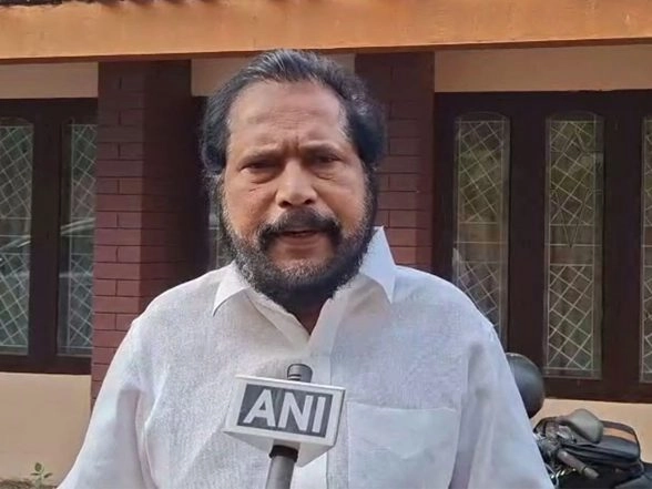 India News | After Arrest of CPM Member in Sabrimala Case, CPM's Pathanamthitta Unit Asks State Leadership for Direction