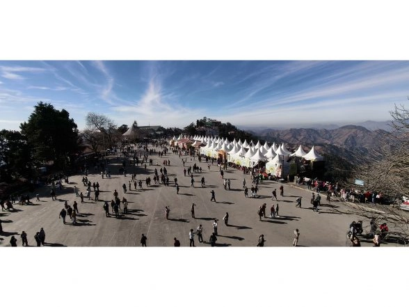 India News | Clean Air, Clear Skies Draw Tourists to Himachal Hills as AQI Worsens in Delhi-NCR and Neighbouring States