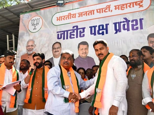 India News | Pune: Former Corporators, Office Bearers of MVA Switch to BJP Ahead of PMC Polls