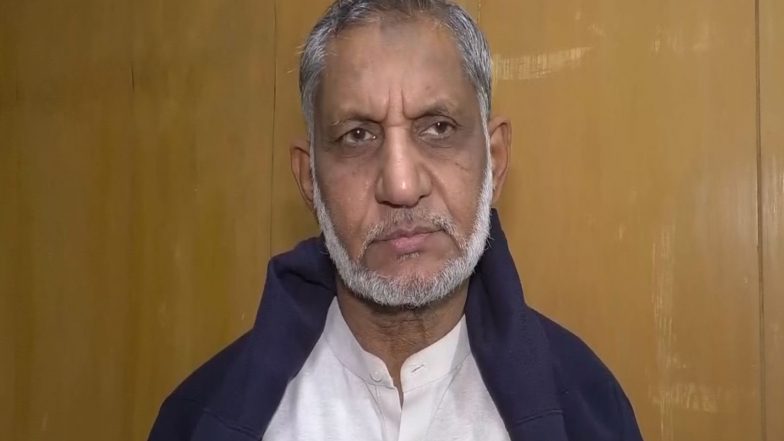 World News | Whether This Sentence Would Have Been Given if Imran Khan Had Been a Favourite of System: Pak Public Boils Former PM Sentenced to 17 Years in Toshakhana 2 Case