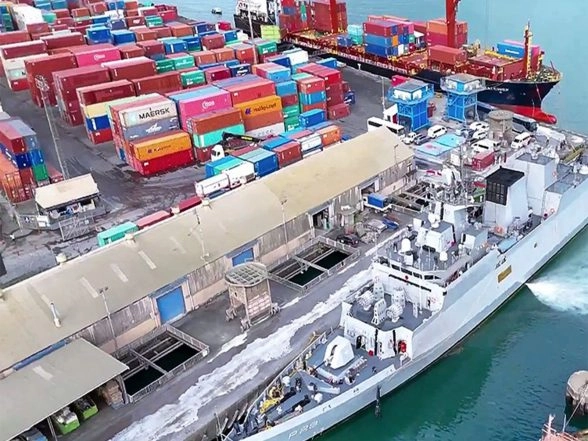 Business News | Sharp Fall, then Partial Recovery, 85% of India's Exports to US Show Different Pattern as Tariffs Rise