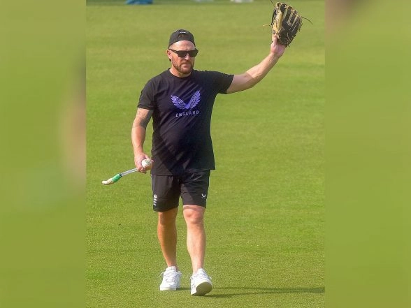 Sports News | McCullum Lauds Character Shown by Batters at Adelaide, Admits 'he Did Not Get Preparation Right' Following Ashes Loss