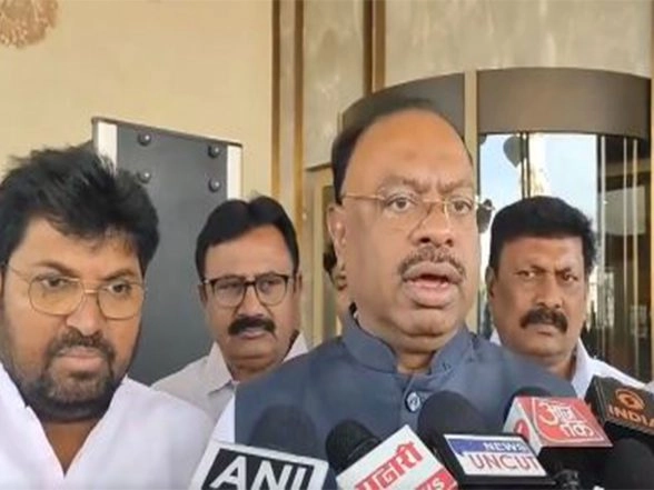 India News | Maharashtra Local Body Polls: Mahayuti Claims Sweeping Lead, BJP Sees Mandate for Fadnavis Leadership