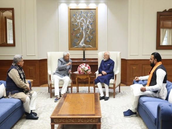 India News | Bihar CM Nitish Kumar, Deputy CM Samrat Choudhary Meet PM Modi in New Delhi