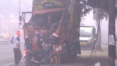India News | UP: One Injured as Two Trucks Hit Divider Amid Dense Fog on Delhi-Lucknow Highway Near Moradabad