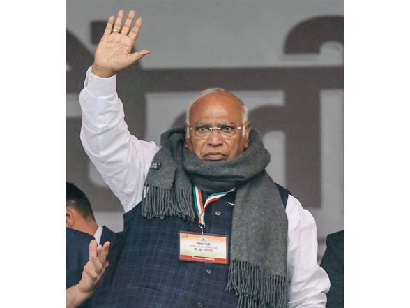 India News | Congress President Mallikarjun Kharge Pays Tribute on PV Narsimha Rao's Death Anniversary