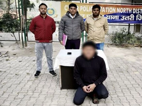 India News | Delhi: Police Crack QR Code Tampering-based Cyber Fraud Case