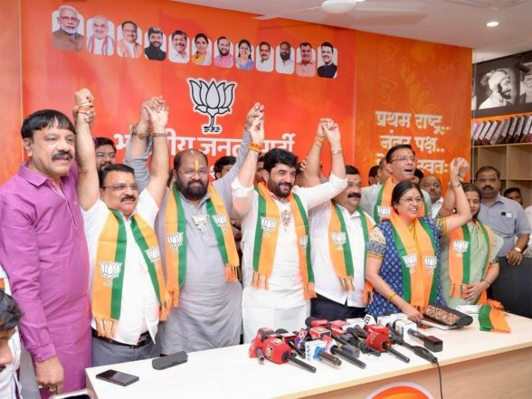 India News | Former UBT Sena Corporators Join BJP Ahead of Civic Polls in Pune