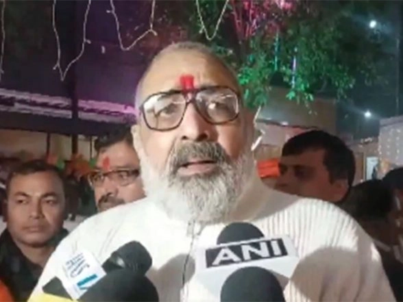 India News | Giriraj Singh Targets Mamata over Bangladesh Unrest, Blames Bengal CM for Not Arresting Humayun Kabir