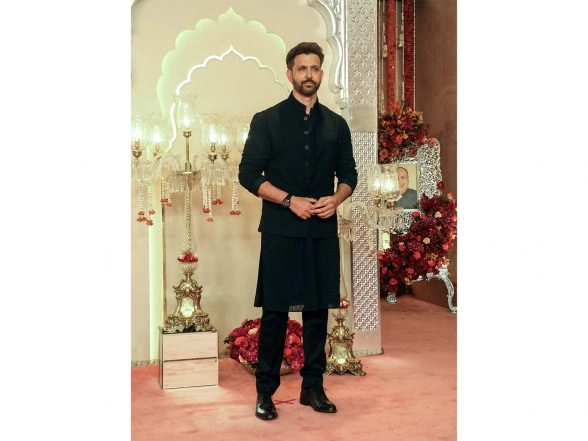 Entertainment News | Hrithik Roshan's Dance Performance with His Sons Goes Viral, Internet Can't Stop Talking