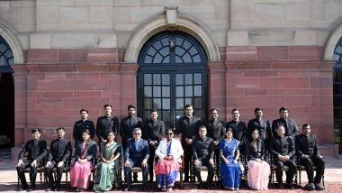 India News | Indian Defence Accounts Service Probationers Call on President Droupadi Murmu at Rashtrapati Bhavan