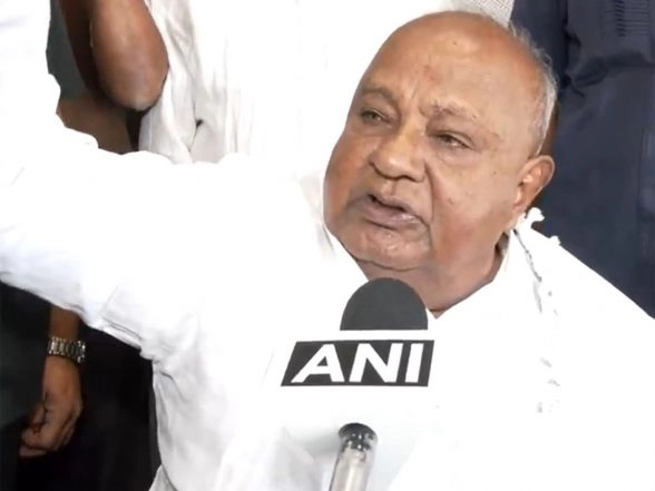 India News | Congress Has Forgotten Mahatma Gandhi: Deve Gowda Slams Oppn for Protest over Replacing of MGNREGA