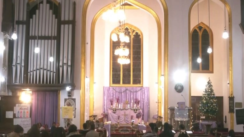 India News | Christmas Eve Prayers Held at Christ Church Shimla; Worshippers, Tourists Gather for Evening Service