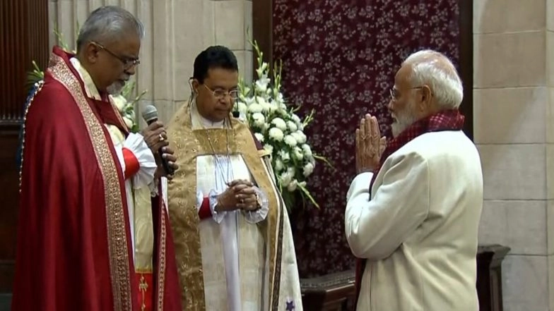 India News | PM Modi Attends Christmas Morning Service at Cathedral Church of the Redemption in Delhi