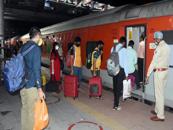 India News | Indian Railways Operates over 43,000 Special Train Trips in 2025 to Ensure Smooth Travel During Festivals and Peak Seasons