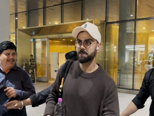 Entertainment News | Virat Kohli Papped at Mumbai Airport Hours After Back-to-back Match-winning Knocks at Vijay Hazare Trophy