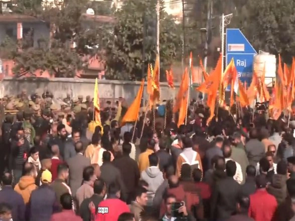 India News | J-K: Protestors Burn LG Manoj Sinha's Effigy to Oppose Admissions in Shri Mata Vaishno Devi Medical College