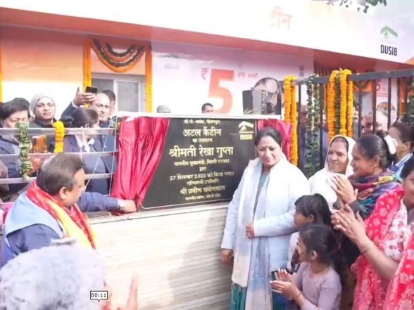 India News | Delhi CM Rekha Gupta Inaugurates Atal Canteen in Pitampura