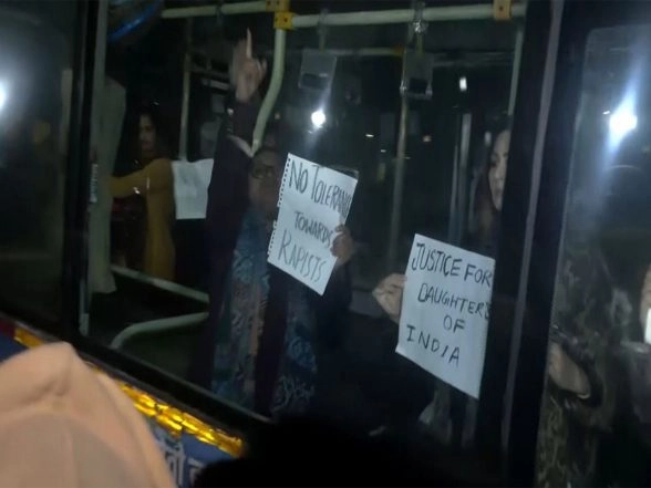 India News | Delhi Police Detain Activists Protesting over 2017 Unnao Rape, Ankita Bhandari Cases