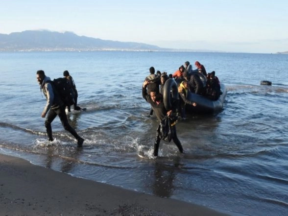 World News | Greek Coast Guard Rescues 840 Migrants South of Crete over Five Days