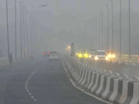 India News | Delhi Records Hazardous Air Quality; Residents Urged to Take Precautions