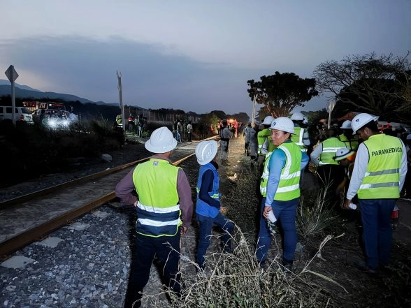 World News | Mexico: 13 Killed, 98 Injured as Passenger Train Derails on Isthmus of Tehuantepec Railway