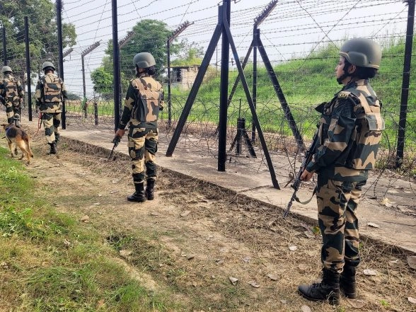 India News | Bangladesh Media Claims on Cross-border Entry of Hadi's Killers 'false and Fabricated': BSF