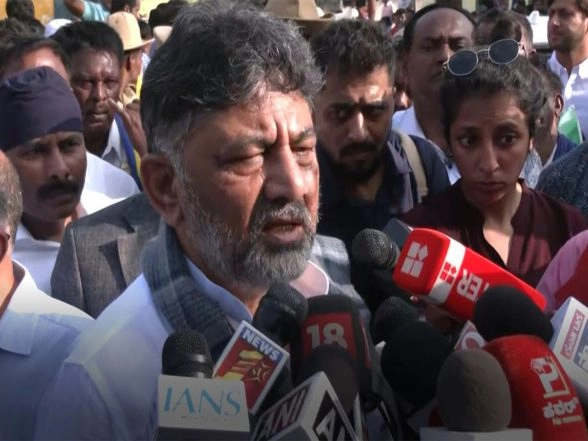 India News | Karnataka Dy CM DK Shivakumar Visits Illegal House Demolition Site, Backs Anti-encroachment Drive