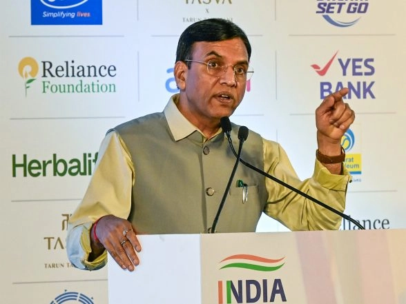 Sports News | Union Sports Minister Mansukh Mandaviya Congratulates Erigaisi and Humpy on Clinching Bronze at FIDE World Rapid Championship