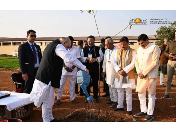 Business News | Gurudev Sri Sri Ravi Shankar's AOL-SSIAST Rewa Model Farm Project Strengthens Natural Farming in Madhya Pradesh