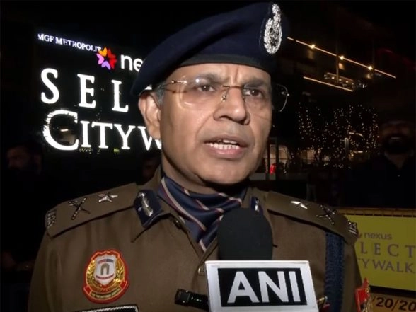 India News | Delhi Police Intensifies Security for New Year Celebrations, Deploys 3,000 Personnel