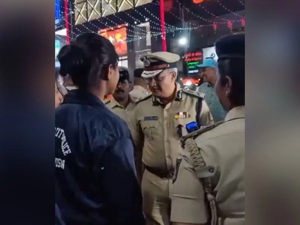 India News | Over 20,000 Police Personnel Deployed in Bengaluru to Ensure Security During New Year Celebrations: DK Shivaumar