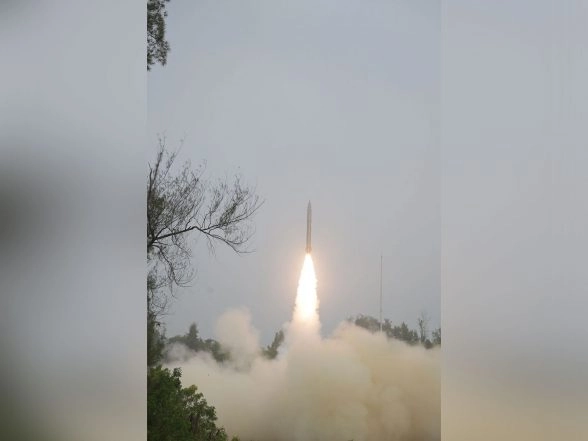 India News | DRDO Successfully Conducts Salvo Launch of Two 'Pralay' Missiles in Quick Succession